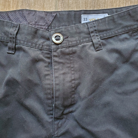 Volcom Men's True To This Black Shorts. - Picture 6 of 16